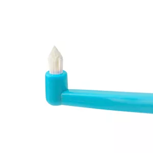 Удобная зубная щетка Revyline interspace в нежно-голубом цвете